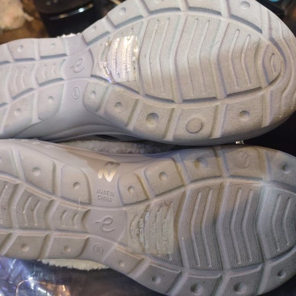 Too small. - Picture 3 of 6